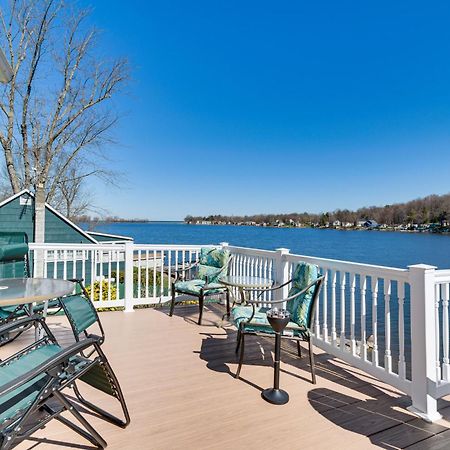 Waterfront Wolcott Vacation Rental With Deck And Views Extérieur photo