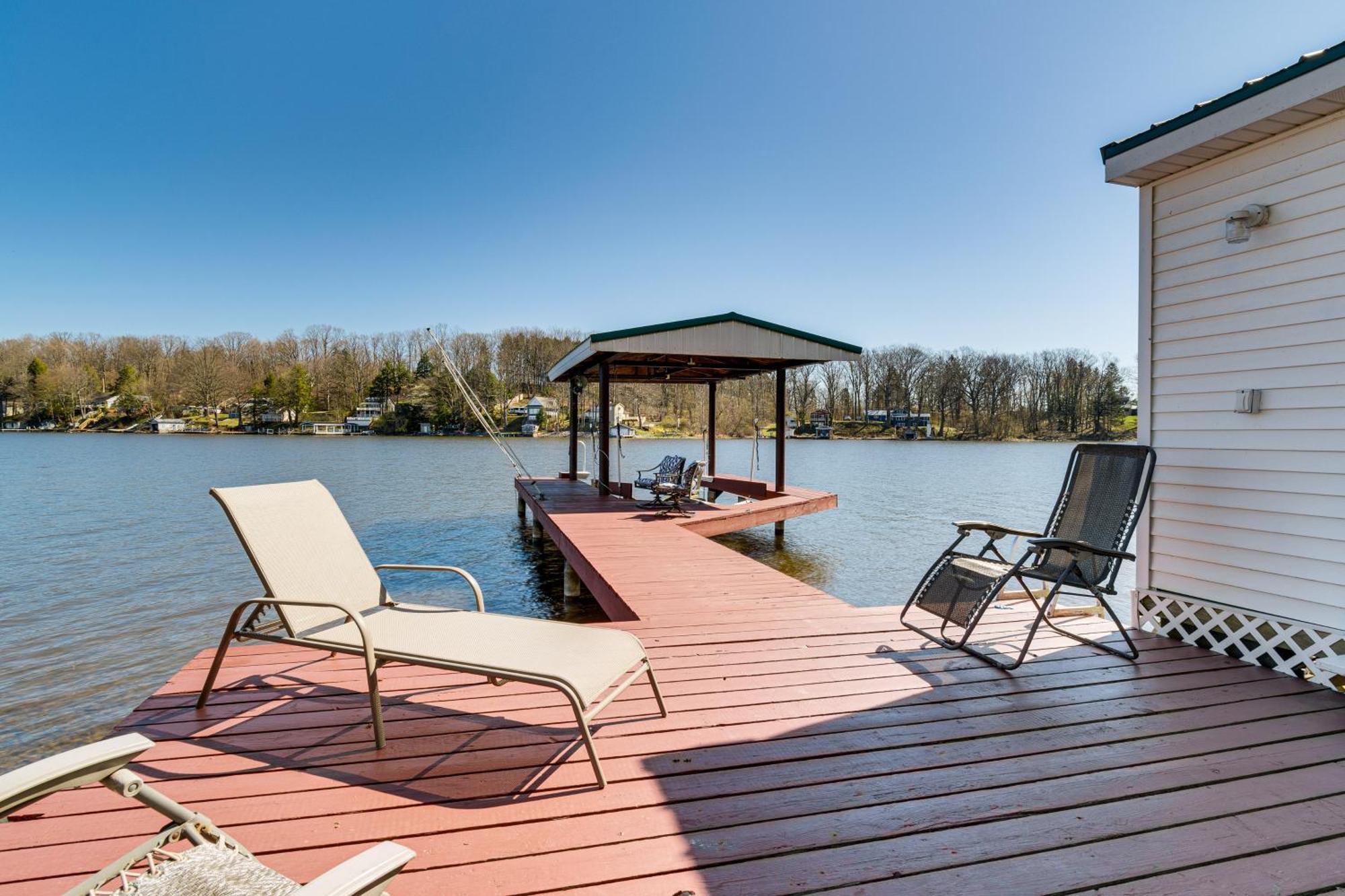 Waterfront Wolcott Vacation Rental With Deck And Views Extérieur photo