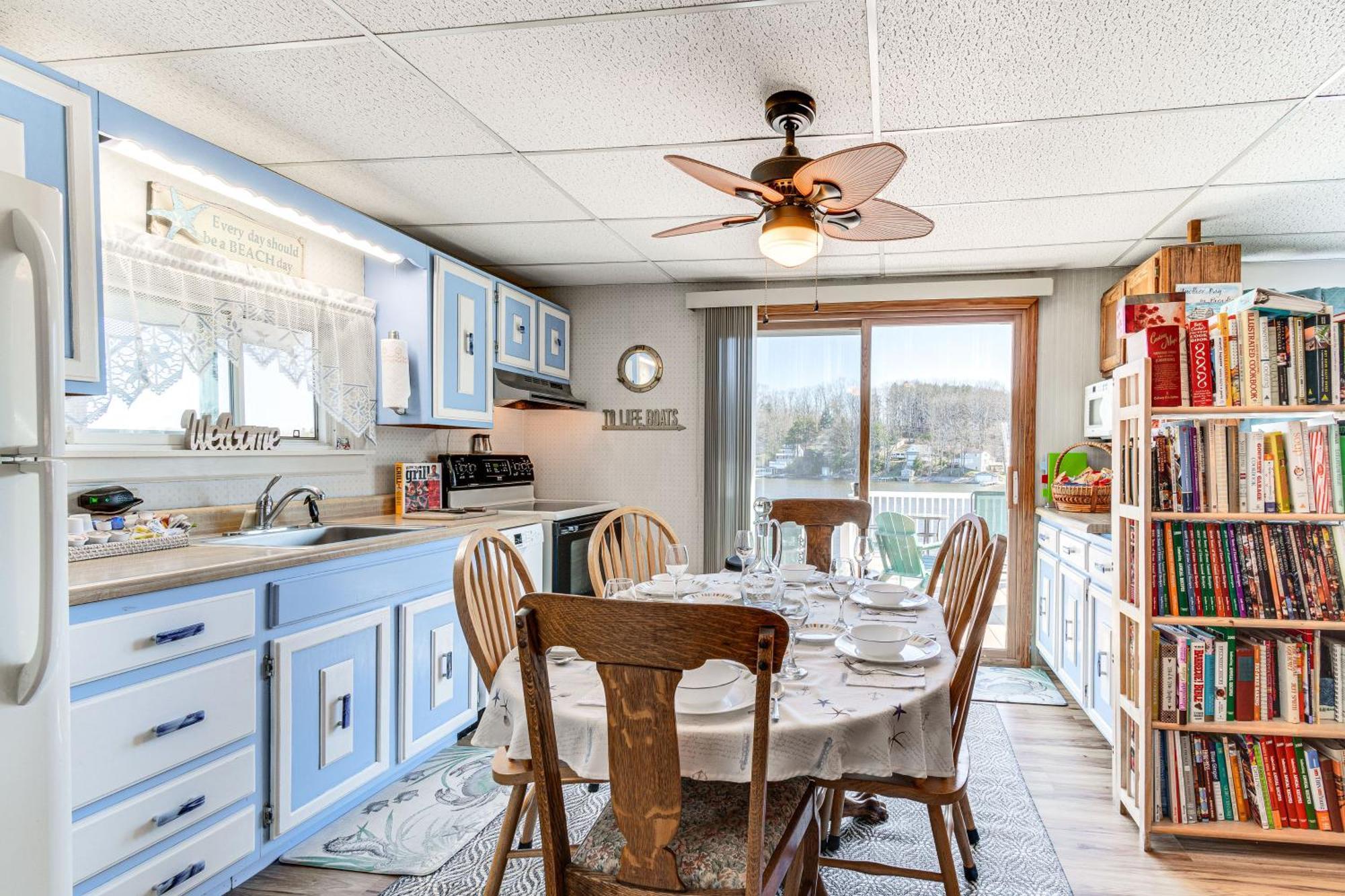 Waterfront Wolcott Vacation Rental With Deck And Views Extérieur photo