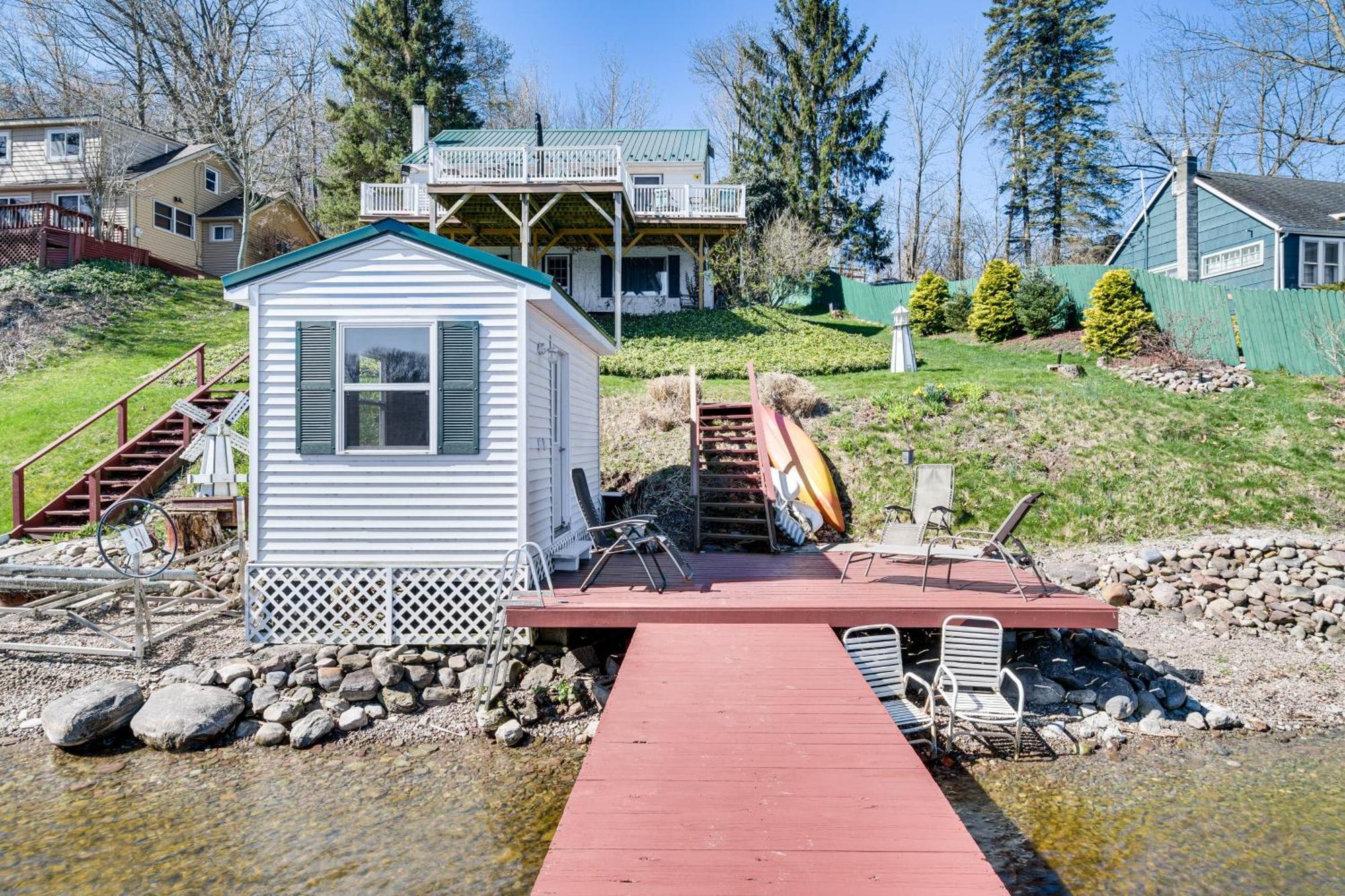 Waterfront Wolcott Vacation Rental With Deck And Views Extérieur photo